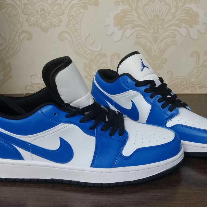 Кроссовки Nike Air Jordan 1 Retro