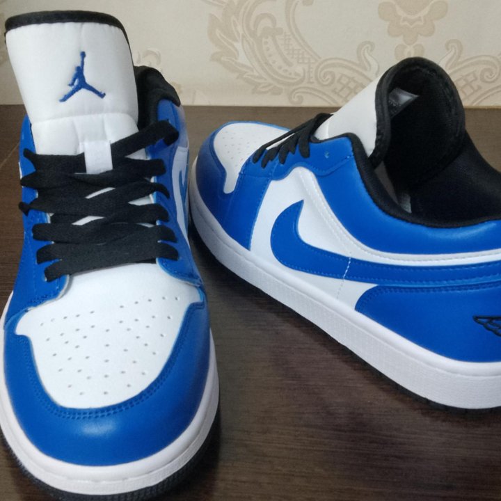 Кроссовки Nike Air Jordan 1 Retro