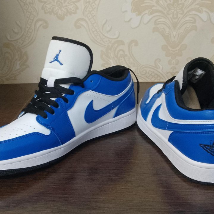 Кроссовки Nike Air Jordan 1 Retro