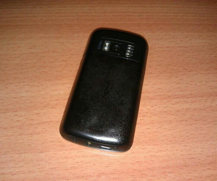 Nokia C6-01