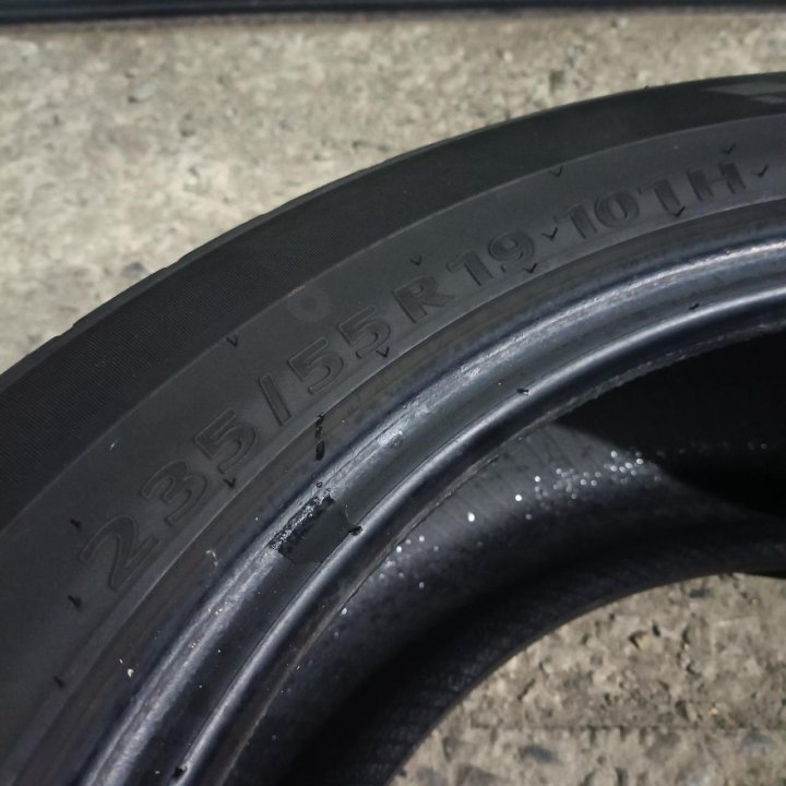 235/55R19 Kumho Crugen Premium (Лот №6832)