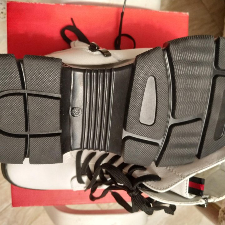 Зимние ботинки