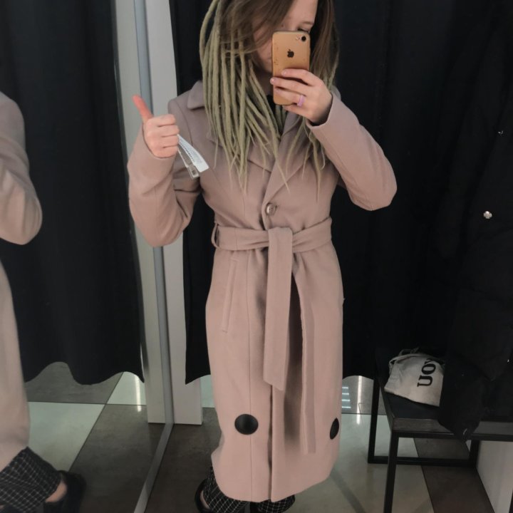 Пальто AlmaRosa