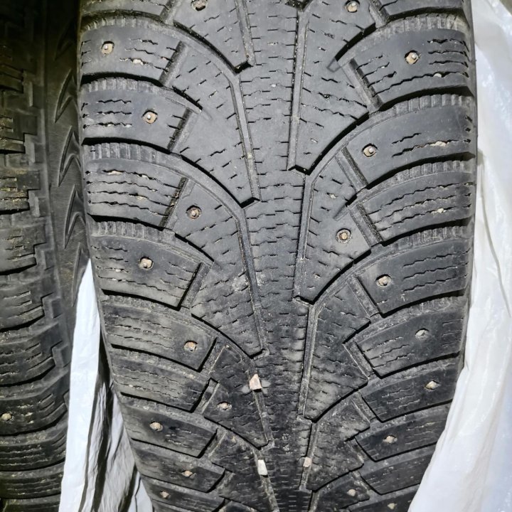 225/65 R17 nokian 5