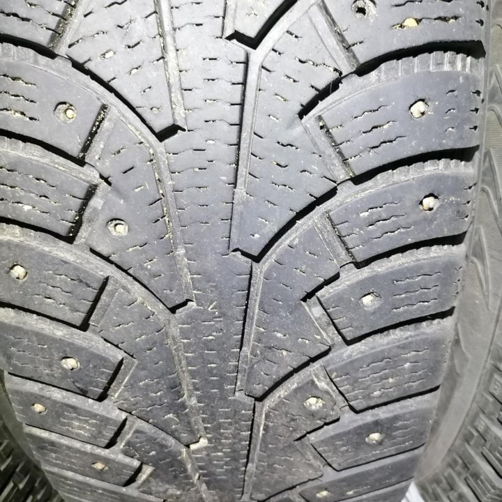 225/65 R17 nokian 5