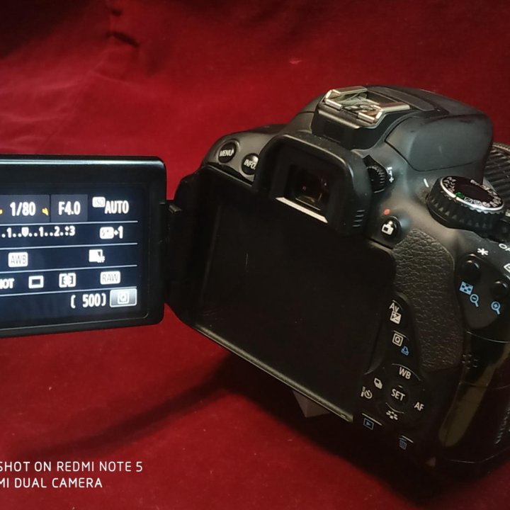 Зеркальная фотокамера Canon 650D-bodi