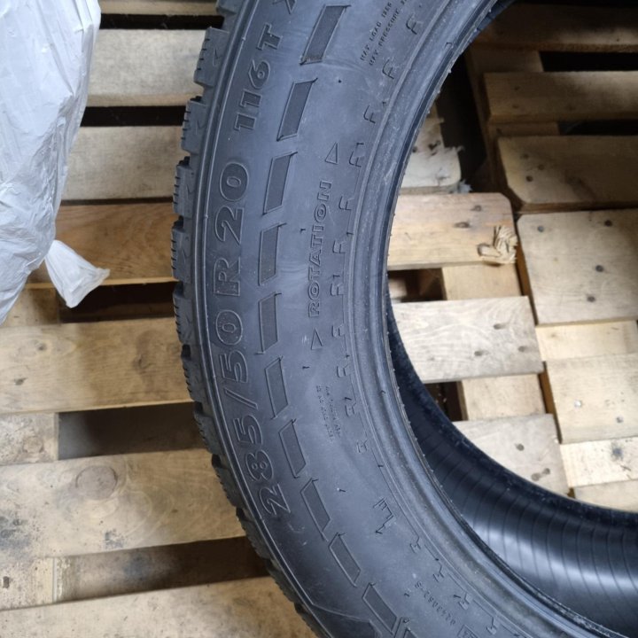 Зимняя шипованная резина Нокиан 285/50 R20