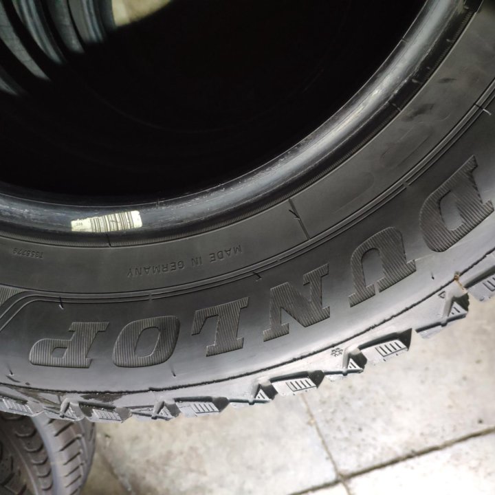 Dunlop 215/65/16 зима 4шт