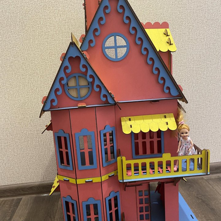 Домик кукольный