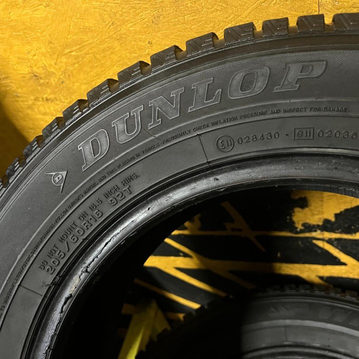 Зимние шины Dunlop Winter Ice R16 Все шипы Япония