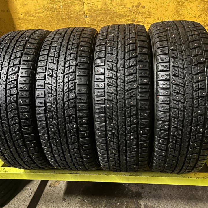 Зимние шины Dunlop Winter Ice R16 Все шипы Япония