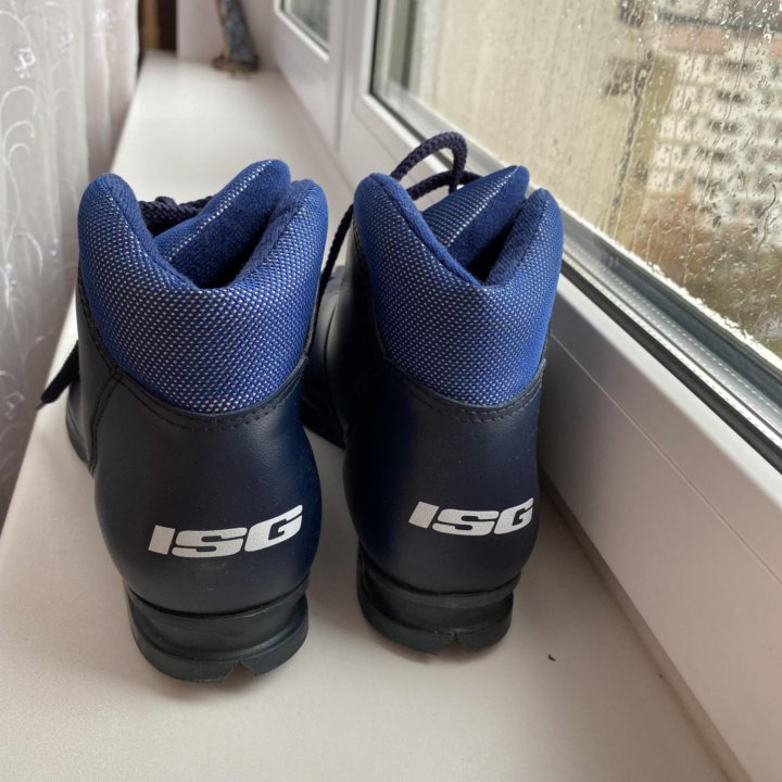 Новые лыжные ботинки