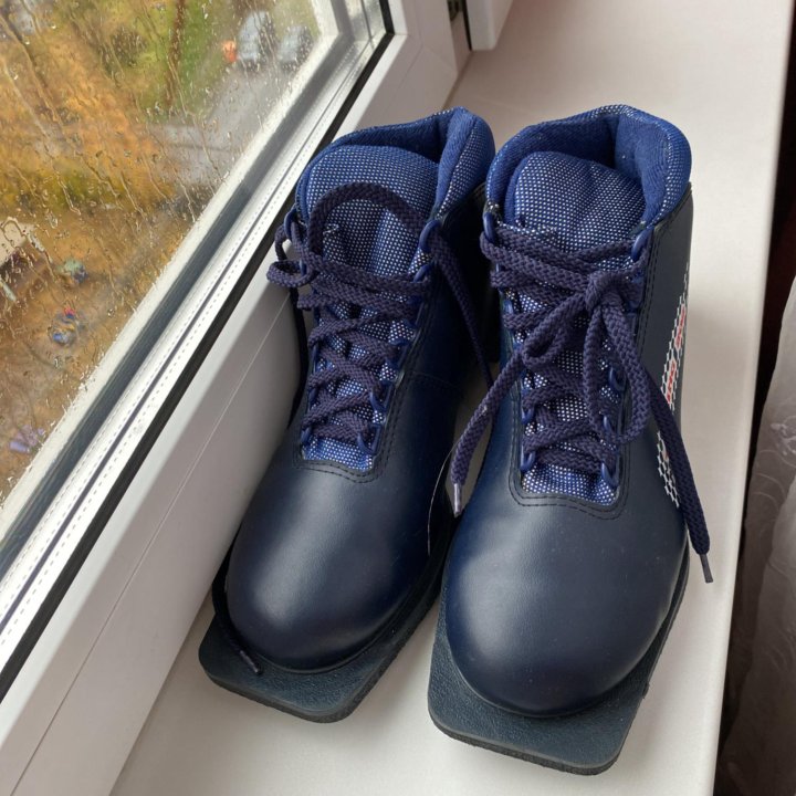 Новые лыжные ботинки