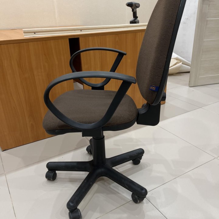 Компьютерный стул