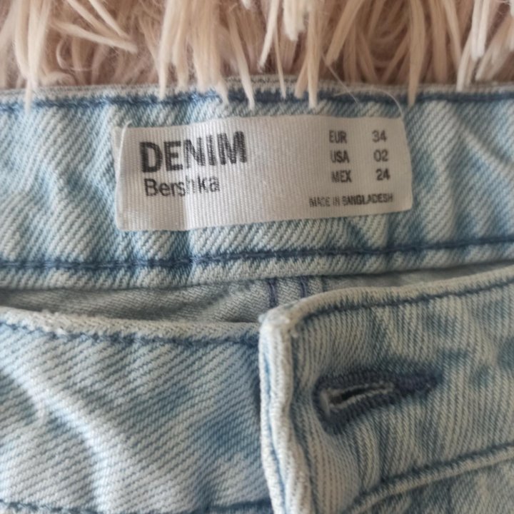 Джинсы Bershka