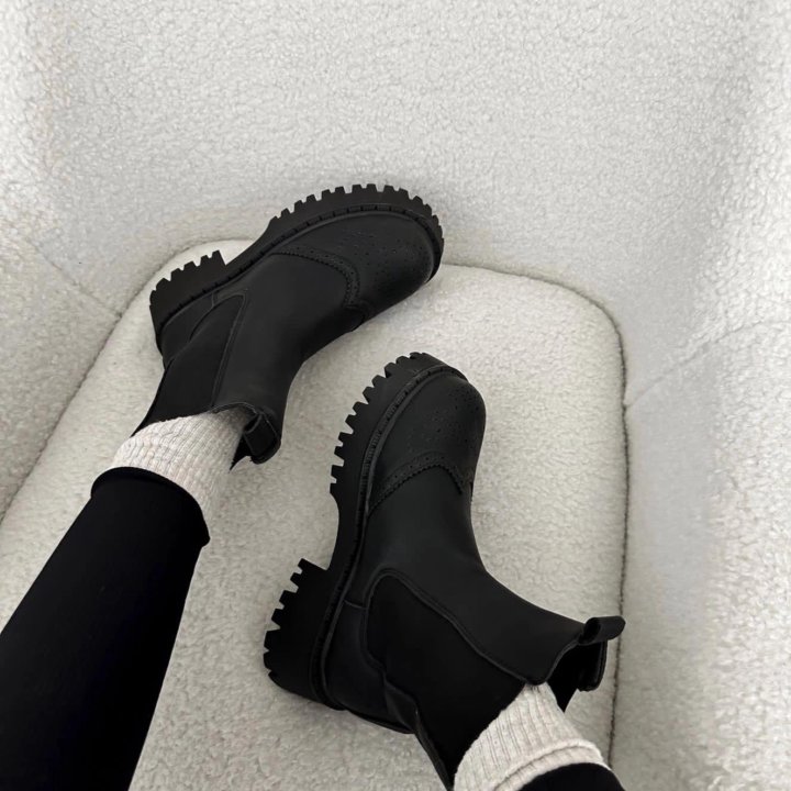 Зимние ботинки Челси