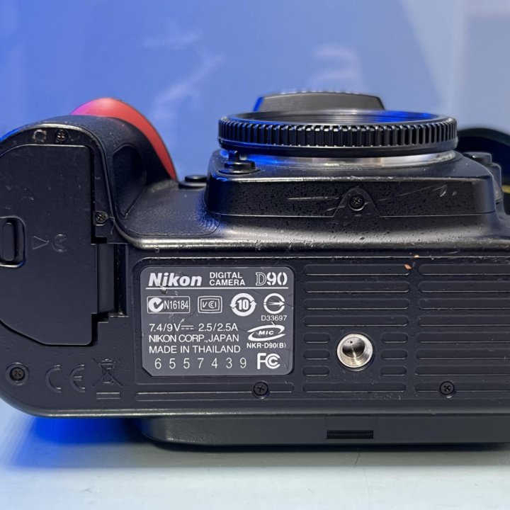 Зеркальный фотоаппарат Nikon d90 body