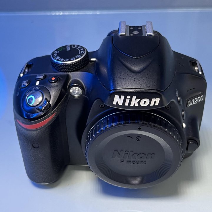 Зеркальный фотоаппарат Nikon D3200 Body