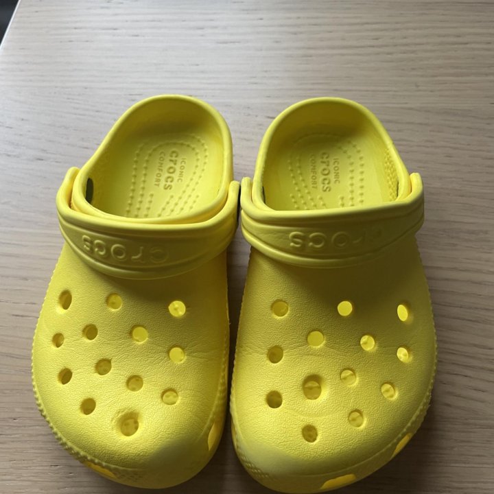 Сандалии / Шлепки Crocs детские, желтые, C9