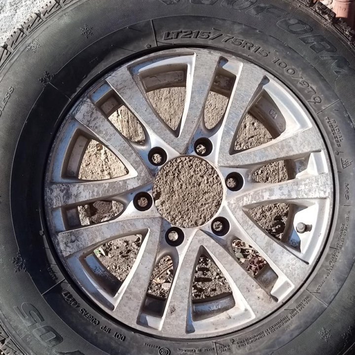 Комплект зимних колес с литьем LT215/75R15