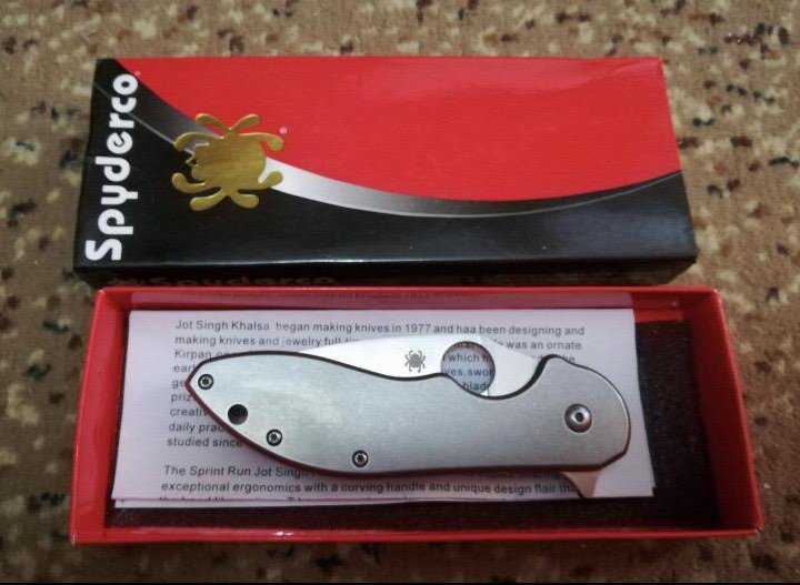 Spyderco Domino