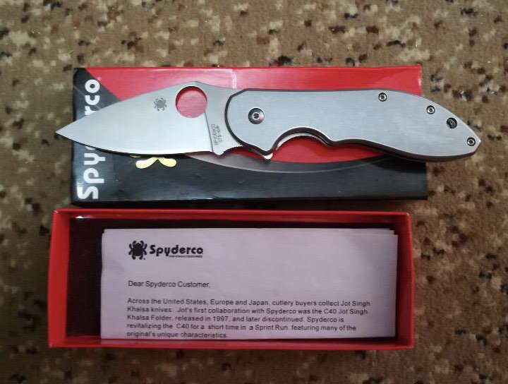 Spyderco Domino