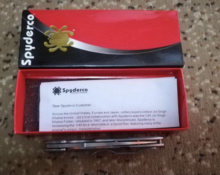 Spyderco Domino