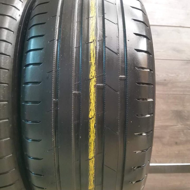 Nokian Tyres Hakka Black R17 235/55 103Y