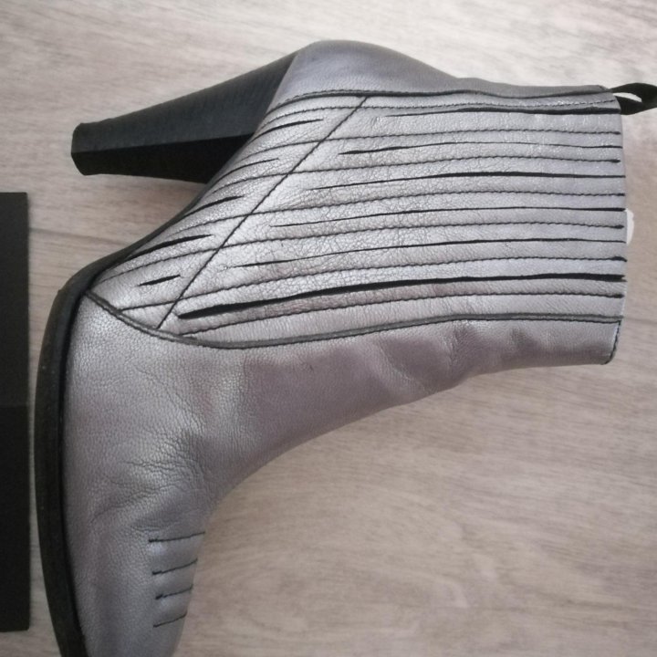 Ботильоны Studio Pollini серебряные 37 размер