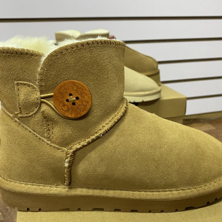 UGG новые