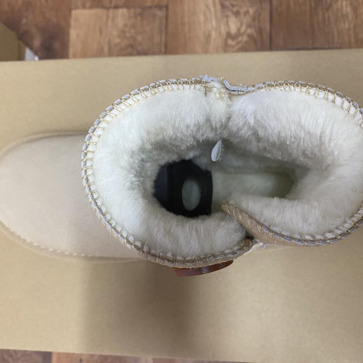 UGG новые