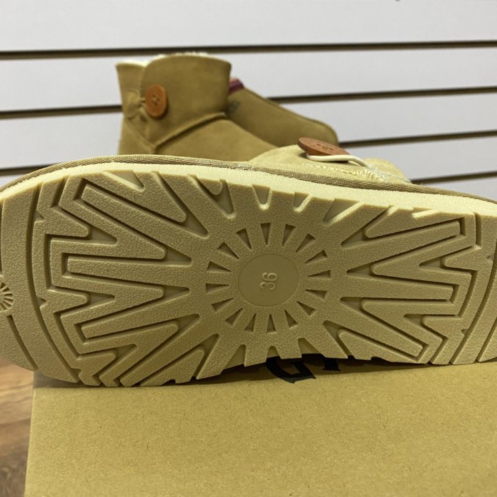 UGG новые