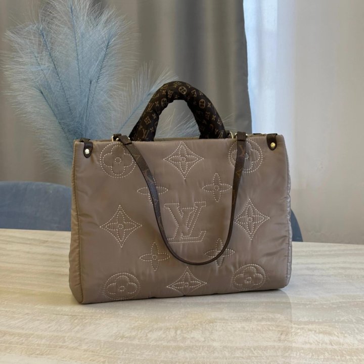 Сумки-шопер Louis Vuitton