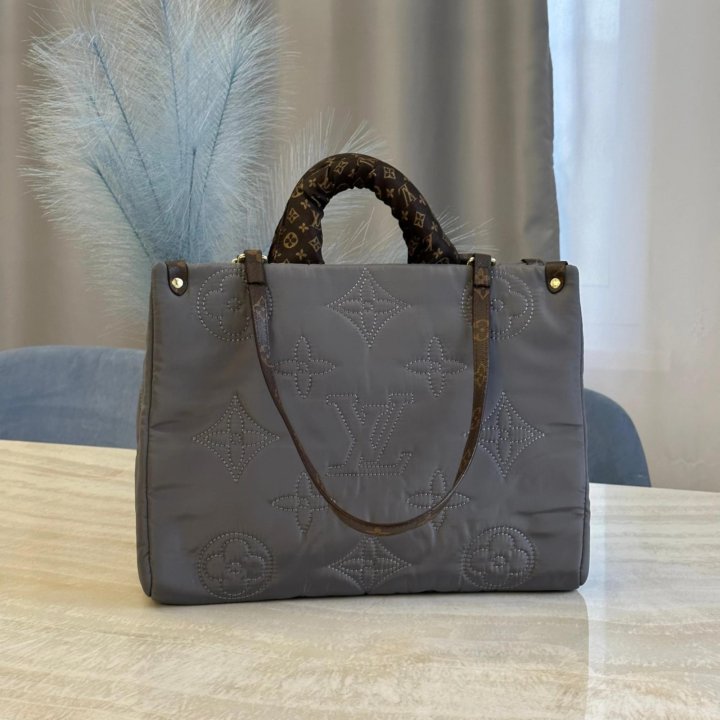 Сумки-шопер Louis Vuitton