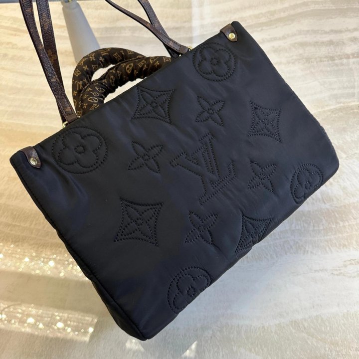 Сумки-шопер Louis Vuitton