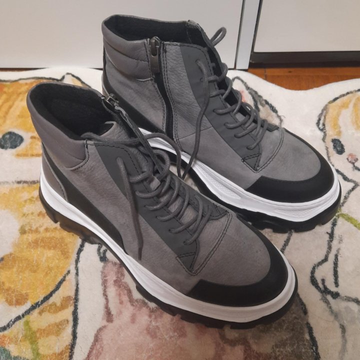 Ботинки р. 39