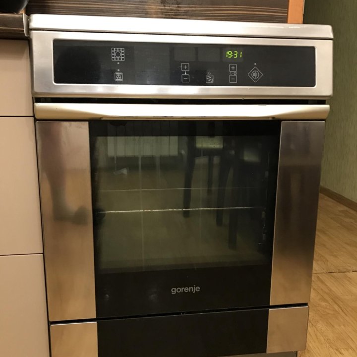 Продаю электрическую плиту Gorenje ET 7991