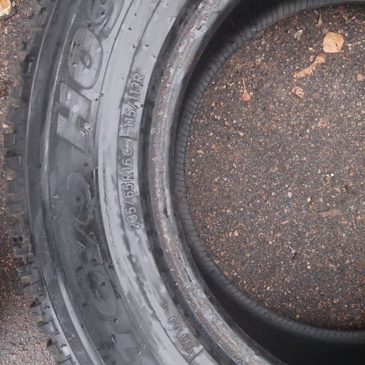 235/65r16c toyo 2шт