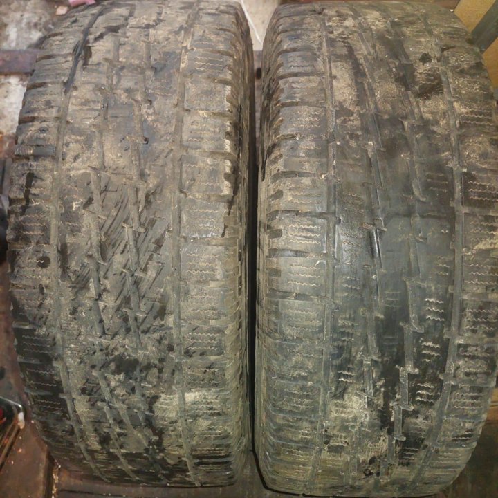 235/65r16c toyo 2шт