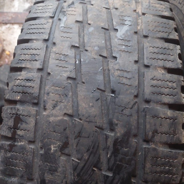 235/65r16c toyo 2шт