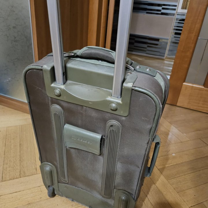 Чемодан Delsey