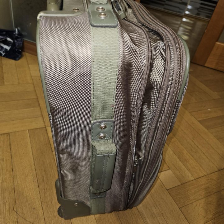 Чемодан Delsey