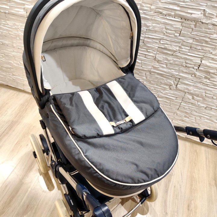 Коляска -люлька Peg perego navetta xt