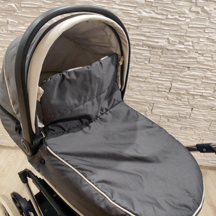 Коляска -люлька Peg perego navetta xt