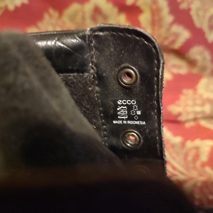 Всесезонные ботинки ECCO чёрные 38 размер