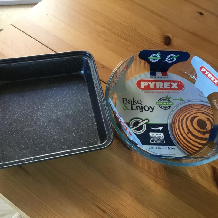 Форма для выпечки 26 см.новая PYREX и противень