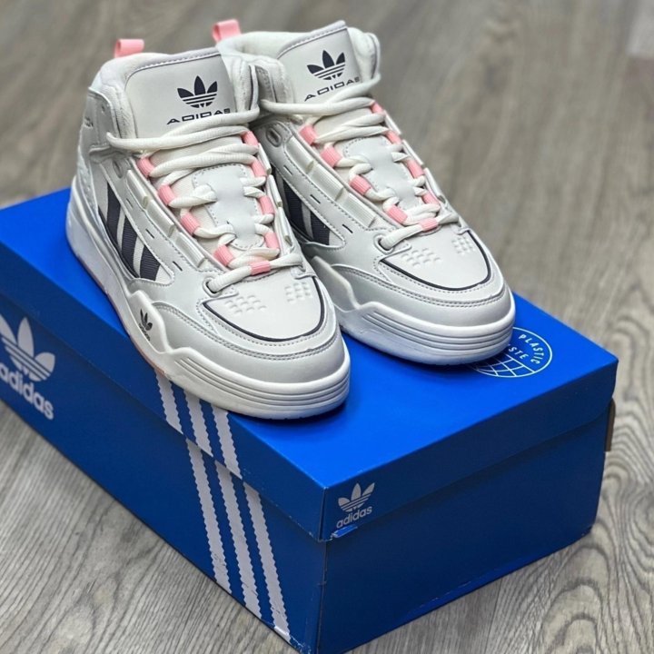 Кроссовки Adidas