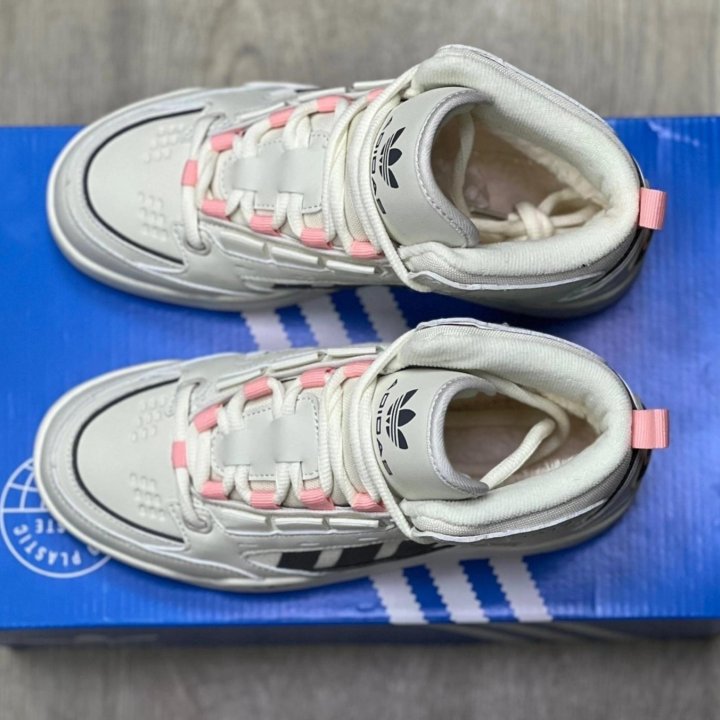 Кроссовки Adidas