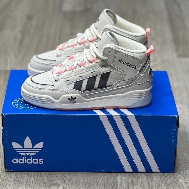 Кроссовки Adidas