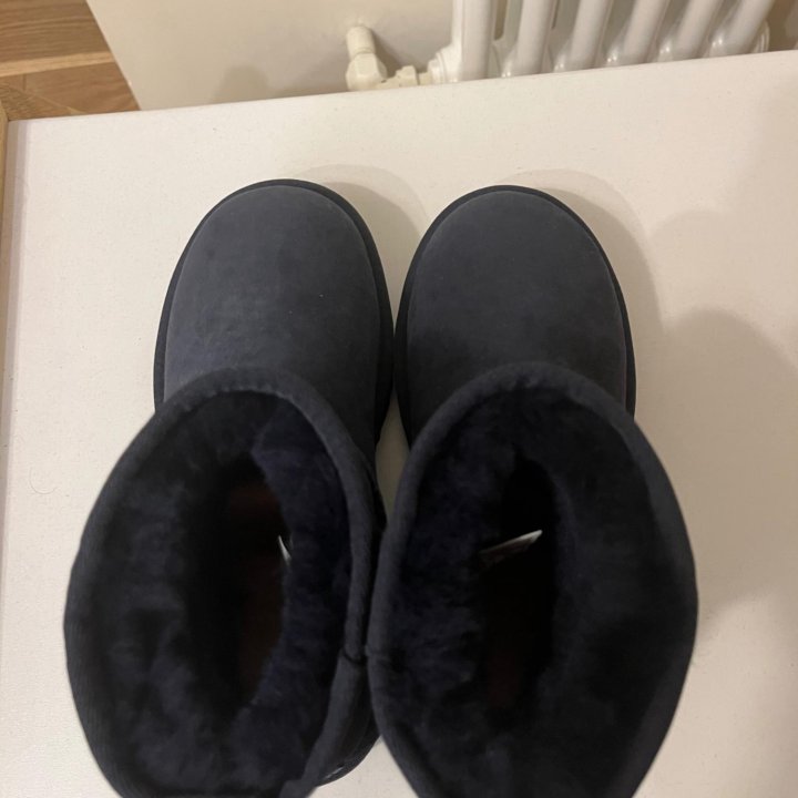 Ugg classic mini